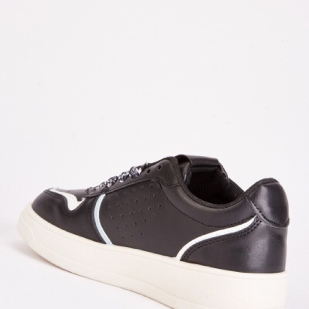 Sneakers - Picture 4 of 4